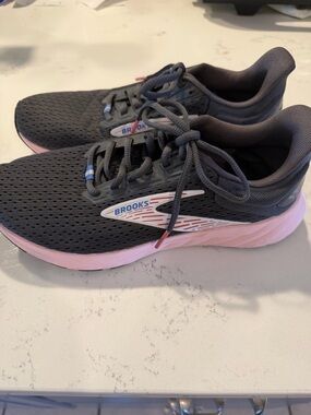 New NWOB Brooks Women's Anthem 6 Running Shoe - Pearl Pink Sz 8.5